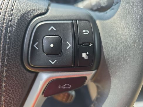 Used 2016 Toyota Highlander Limited w/ Driver Technology Package AWD/4WD image 19