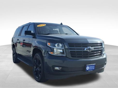 Used 2020 Chevrolet Suburban Premier image 3