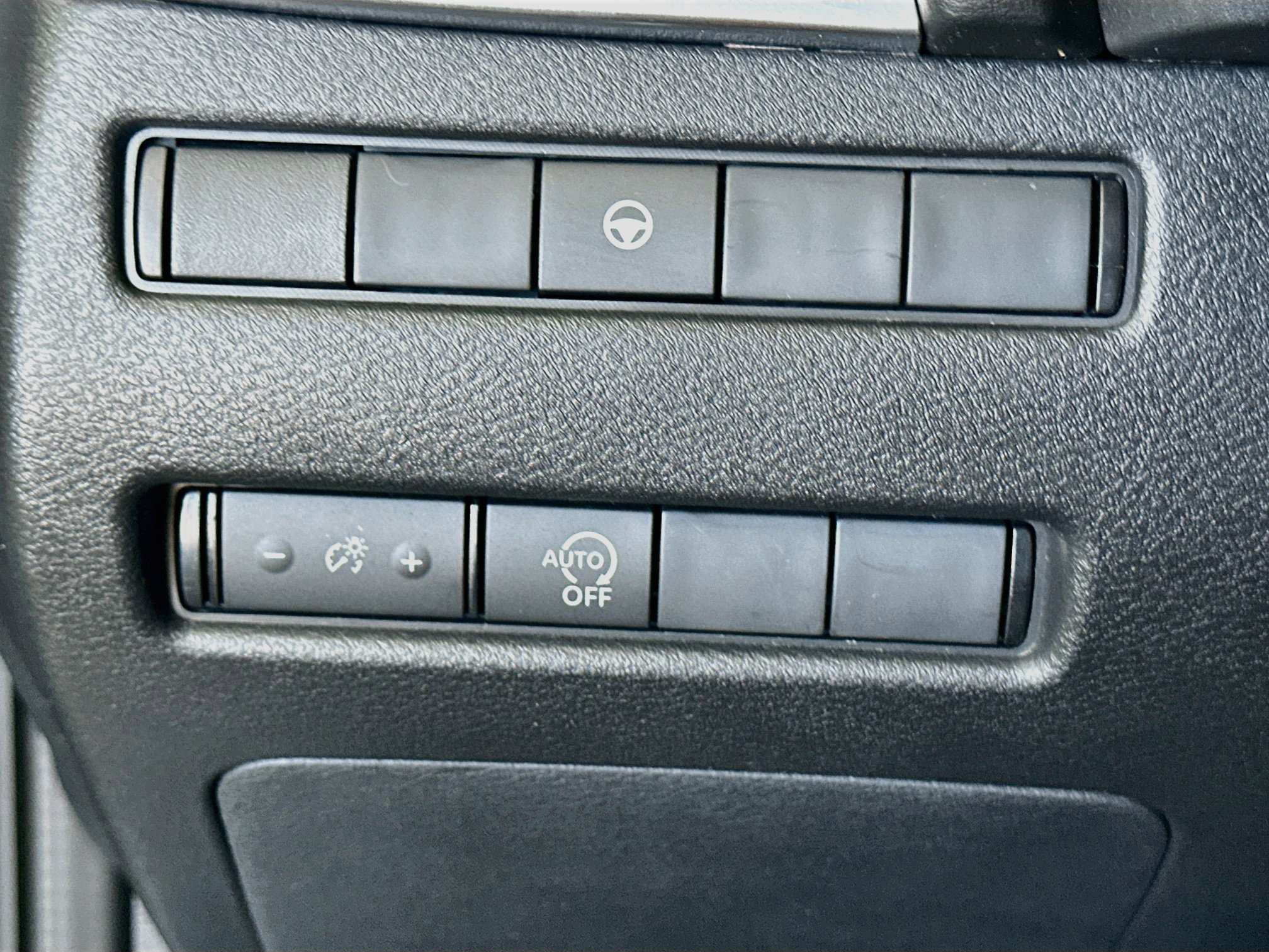 Used 2023 Nissan Rogue SV FWD image 17