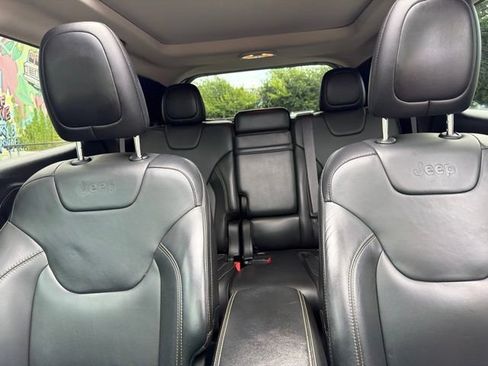 Used 2016 Jeep Cherokee Limited AWD/4WD image 16