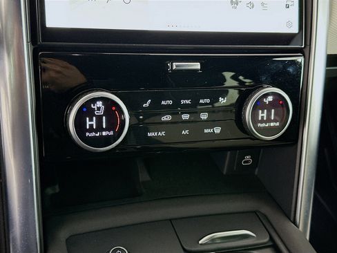 Used 2022 Land Rover Discovery S R-Dynamic image 24