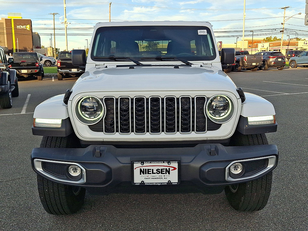 Used 2026 Jeep Wrangler Unlimited Sahara AWD/4WD image 35
