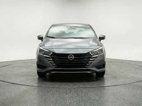 Used 2025 Nissan Versa SV image 2