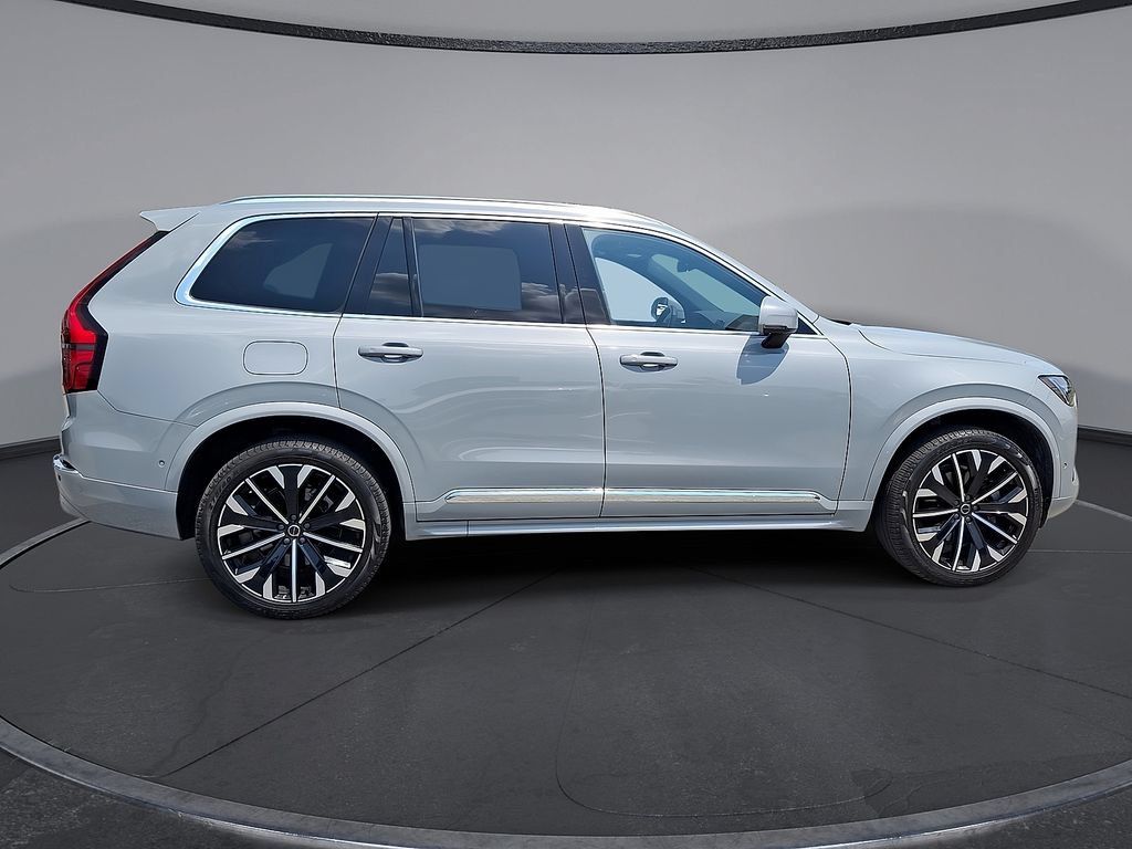 Certified 2026 Volvo XC90 B6 Plus AWD/4WD image 32