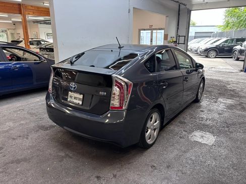 Used 2012 Toyota Prius Five FWD image 5
