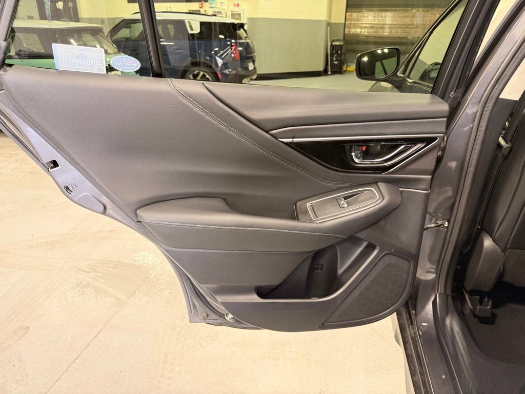 Used 2022 Subaru Outback Limited AWD/4WD image 19