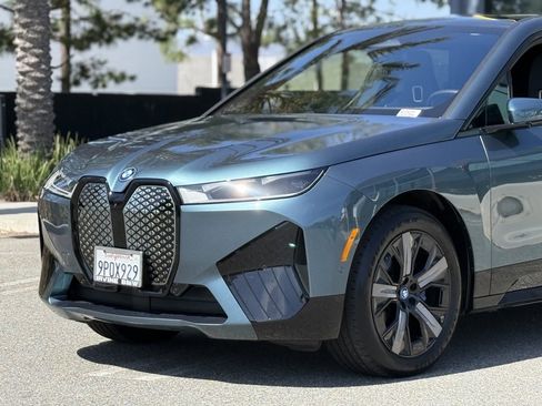 Used 2025 BMW iX xDrive50 w/ Sport Package image 10