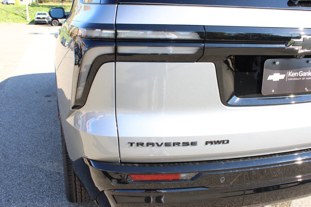 New 2027 Chevrolet Traverse RS w/ LPO, Floor Liner Package AWD/4WD image 39