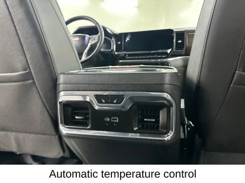 Used 2025 Chevrolet Silverado 1500 High Country w/ High Country Premium Package AWD/4WD image 29