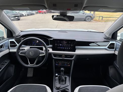 Used 2026 Volkswagen Taos SE AWD/4WD image 33