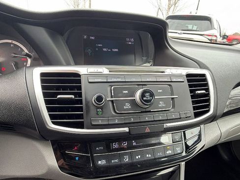 Used 2016 Honda Accord LX image 25