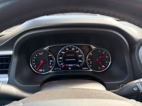 Used 2022 GMC Acadia SLT w/ Technology Package AWD/4WD image 18