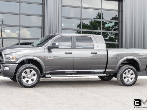 Used 2018 RAM 2500 Big Horn w/ Sport Appearance Group AWD/4WD image 3