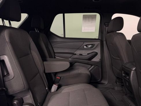 Used 2023 Chevrolet Traverse LT FWD image 31