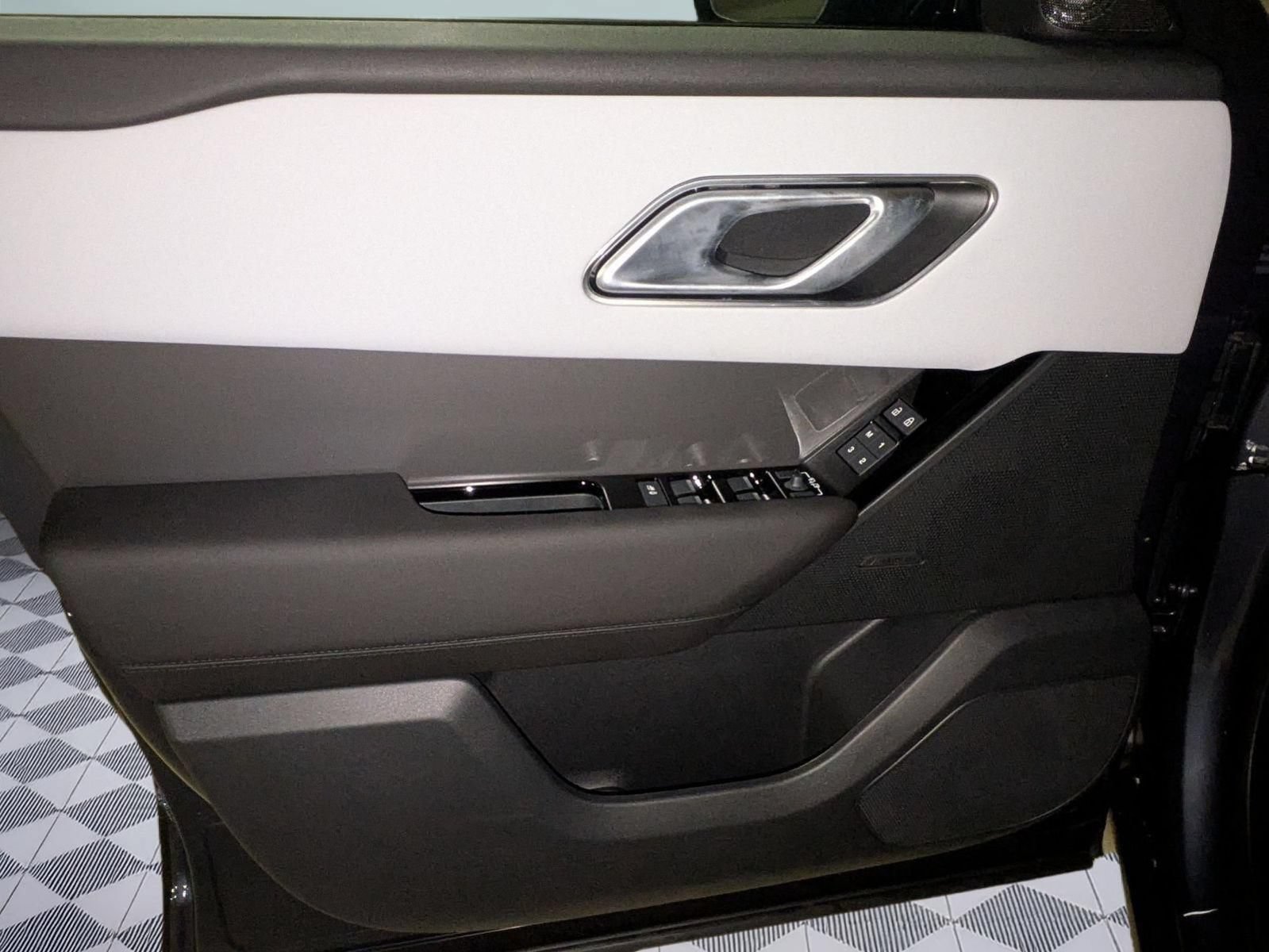 New 2026 Land Rover Range Rover Velar S AWD/4WD image 11