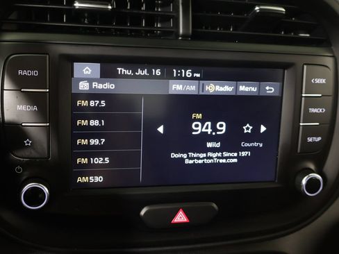 Used 2025 Kia Soul LX FWD image 40