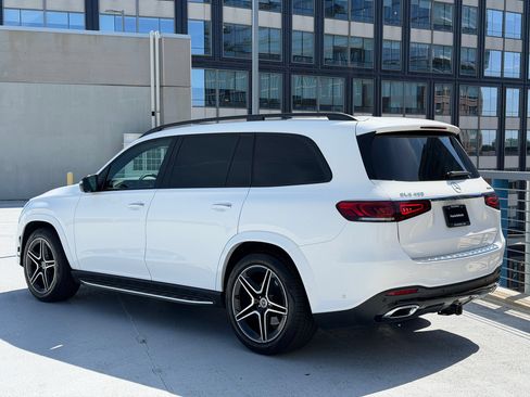 Used 2022 Mercedes-Benz GLS 450 4MATIC image 3