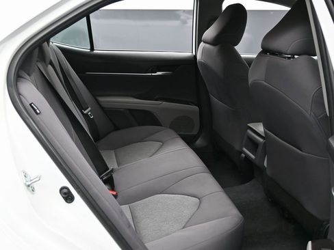 Used 2023 Toyota Camry LE image 31