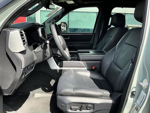 Used 2025 Toyota Tundra Platinum AWD/4WD image 12