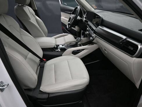 Used 2025 Kia Telluride S FWD image 27