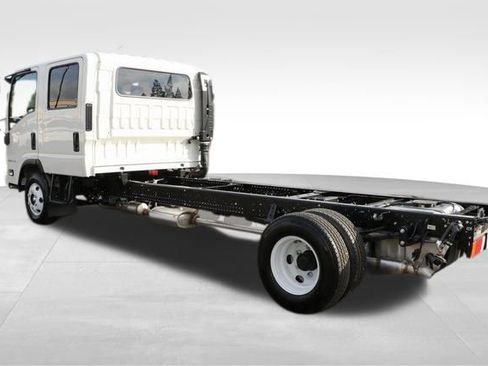 New 2025 Chevrolet Low Cab Forward image 13
