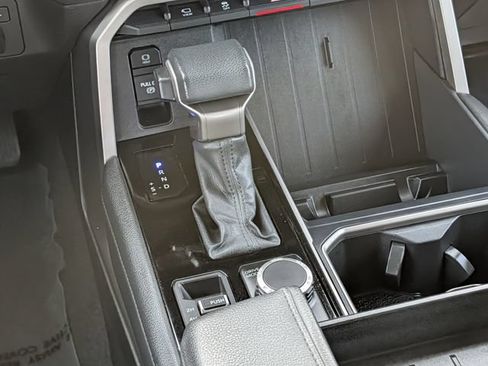 Used 2022 Toyota Tundra Limited AWD/4WD image 14