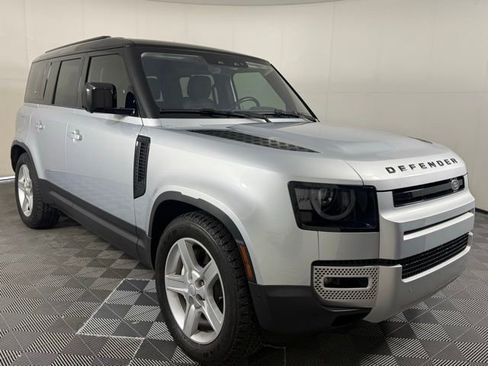 Used 2022 Land Rover Defender 110 SE image 10