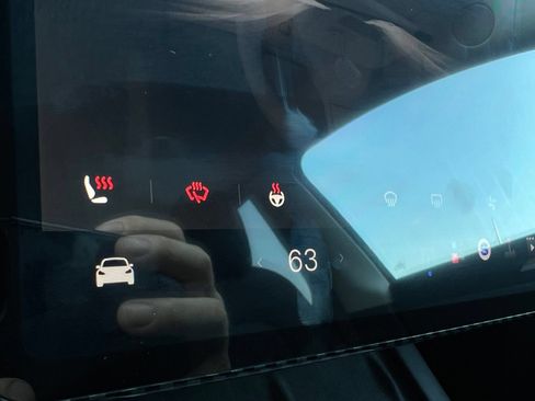 Used 2024 Tesla Model Y Performance AWD/4WD image 26