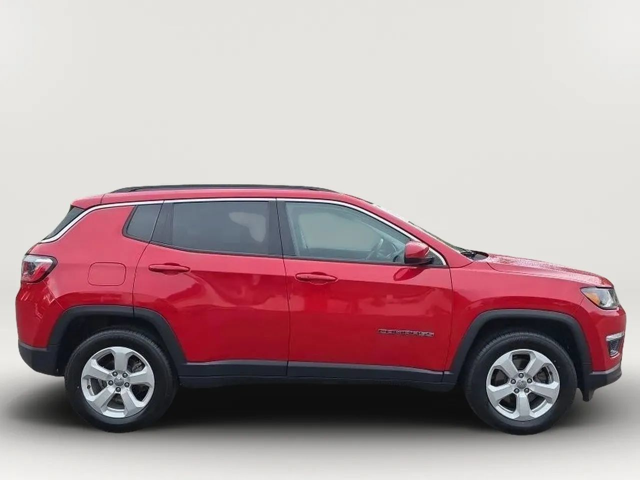 Used 2018 Jeep Compass Latitude w/ Popular Equipment Group AWD/4WD image 9