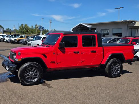 Used 2024 Jeep Gladiator Sport AWD/4WD image 23