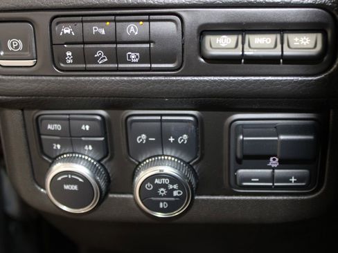 Used 2023 GMC Yukon Denali w/ Max Trailering Package image 38