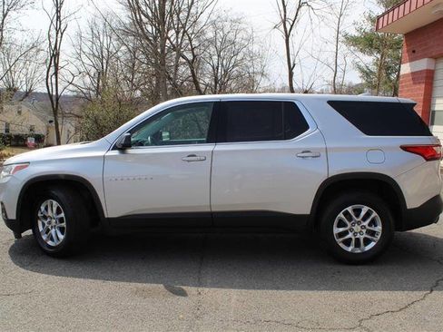 Used 2019 Chevrolet Traverse LS image 2