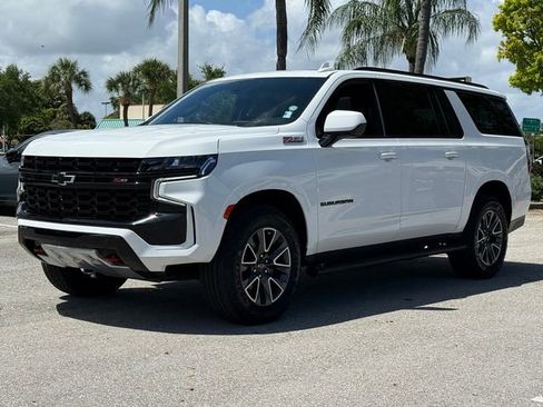 Used 2023 Chevrolet Suburban Z71 w/ Max Trailering Package AWD/4WD image 3