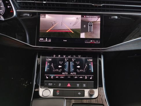 Used 2019 Audi Q8 Premium Plus w/ Premium Plus AWD/4WD image 38
