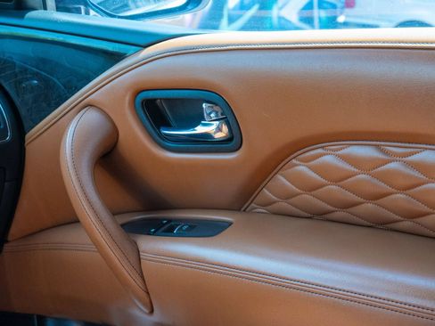 Used 2018 INFINITI QX80 4WD w/ Deluxe Technology Package image 25