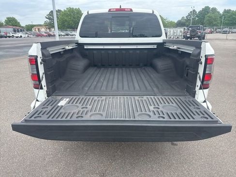 Used 2024 Nissan Frontier SL w/ Technology Package image 17