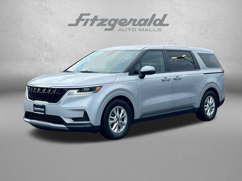 Used 2023 Kia Carnival LX FWD image 2