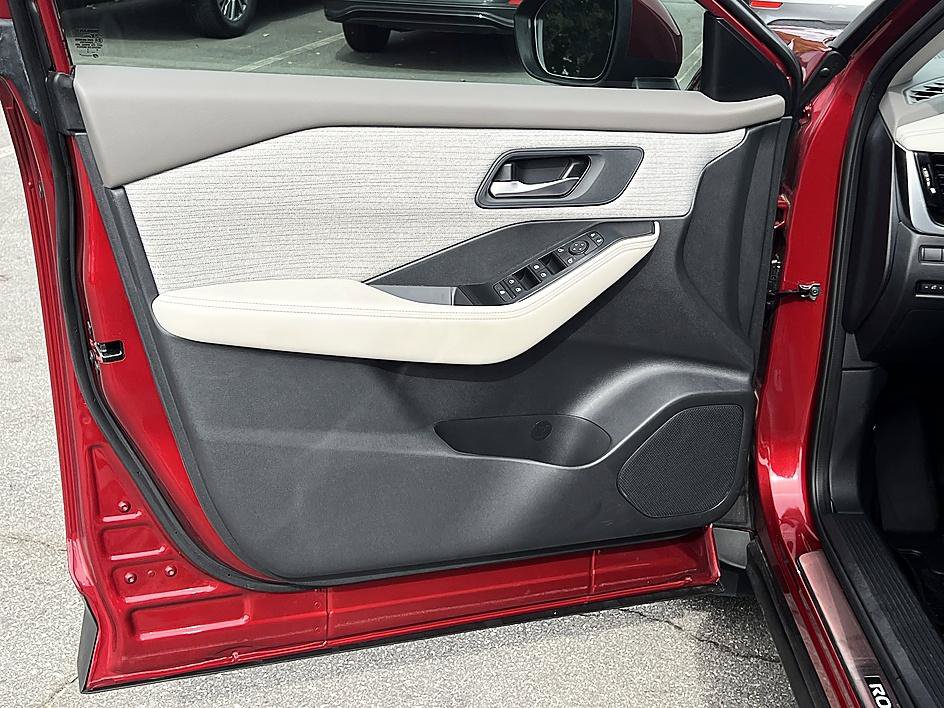 Certified 2022 Nissan Rogue SV FWD image 19