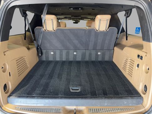 Used 2020 Cadillac Escalade ESV Platinum image 18