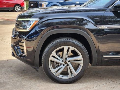 Used 2024 Volkswagen Atlas Cross Sport SEL R-Line image 15