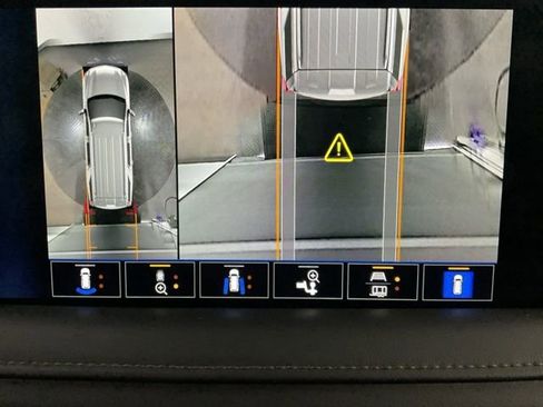 Certified 2023 Chevrolet Suburban High Country w/ LPO, Illumination Package image 18