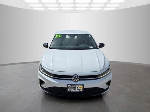 Used 2025 Volkswagen Jetta Sport FWD image 3