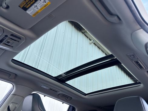 Used 2022 Toyota Highlander Platinum image 11