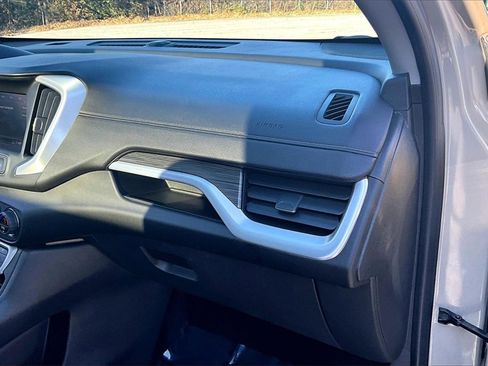 Certified 2023 GMC Terrain SLE w/ Driver Convenience Package image 23