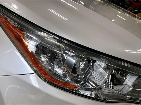 Used 2014 Toyota Highlander XLE image 28