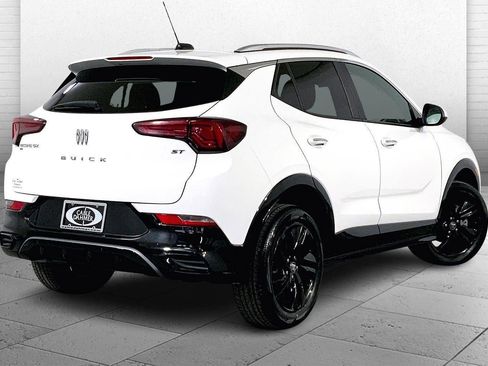Used 2024 Buick Encore GX Sport Touring image 13
