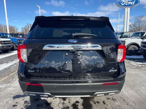Used 2023 Ford Explorer XLT w/ Equipment Group 202A image 8