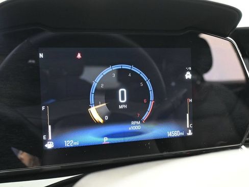 Used 2025 Chevrolet Trax RS FWD image 24