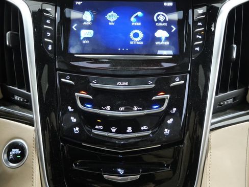 Used 2020 Cadillac Escalade Platinum AWD/4WD image 20