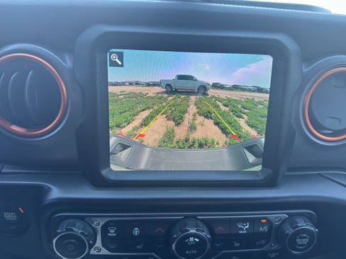 Used 2022 Jeep Gladiator Mojave w/ Cold Weather Group AWD/4WD image 34